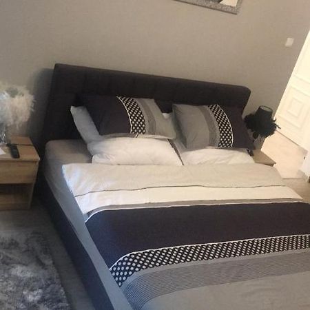Studio Apartman Ana Osijek Exteriör bild