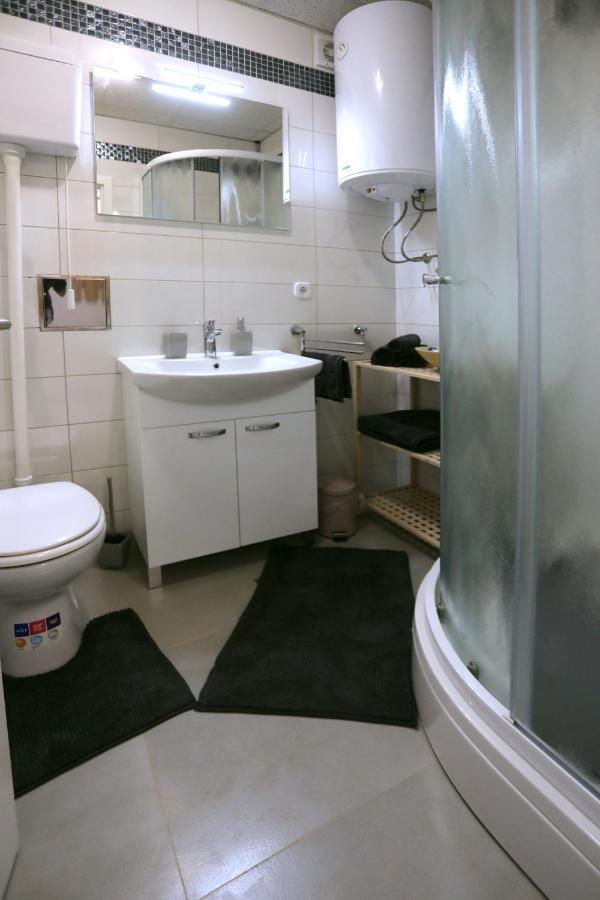 Studio Apartman Ana Osijek Exteriör bild